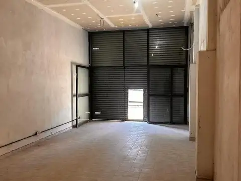 Local en Alquiler en Monte Grande, $ 750.000