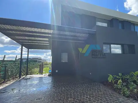 Casa en Alquiler de 4 dormitorios