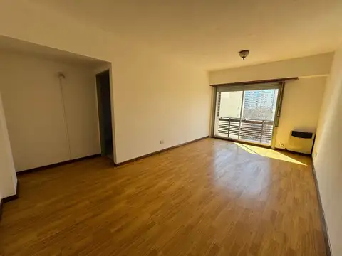 VENTA Dpto 2 amb con balcón Plaza Mitre