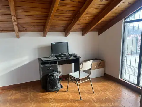 CASA DE 4 DORMITORIOS CON PATIO B° PUEYRREDON