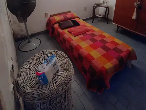 Casa en alquiler 2 dormitorios oportunidad en Luis Agote