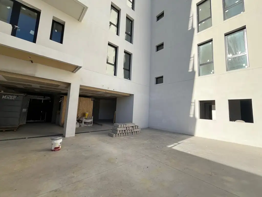 THAMES VIII en Paseo Aldrey