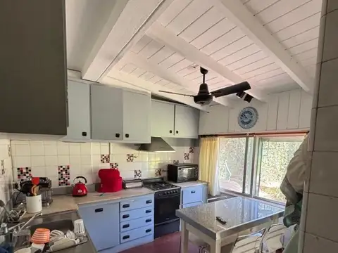 Casa 5 ambientes con 2 baños