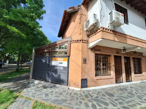 Depto Tipo Casa en Venta con 1 cocheras
