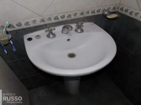 CHALET 5 AMBIENTES – Bº LUNA