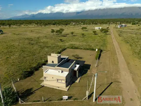 Ruta 5, A 8 Km De Villa De Merlo