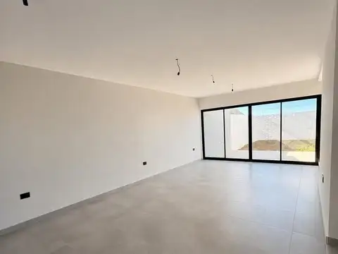Casa 4 ambientes con 3 baños