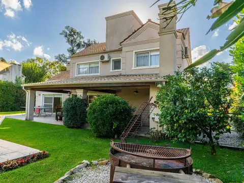 Casa en venta en Barrio La Peregrina Pilar