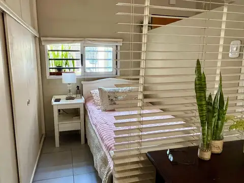 DEPARTAMENTO AMBIENTE ÚNICO-  PLANTA BAJA CON PATIO - APTO CREDITO - HAEDO