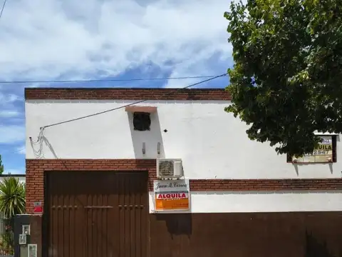 Galpón en Alquiler - Moron Sur - Mariano Moreno al 300