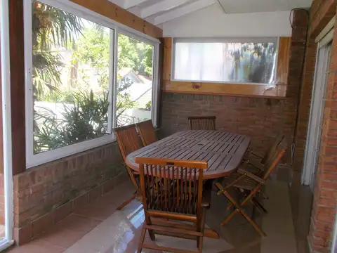 Casa 5 ambientes con 3 baños