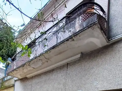 CASA 4 AMBIENTES GALPON/COCHERAS 3 BAÑOS TERRAZA