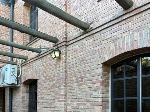 Casa 2 ambientes con 3 baños