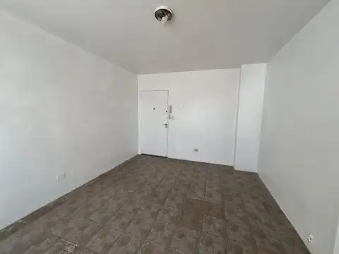 Avenida General Paz 10600, Piso 1
