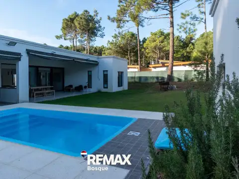VENTA CASA EN PINAMAR BARRIO ALAMOS