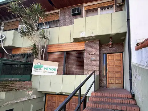 Duplex en Venta 4 Ambientes con Patio y Cochera en Olivos 