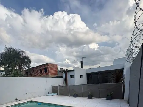Venta casa 3 dormitorios con garaje