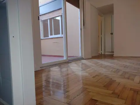 *Retasado* 2 amb con patio Htal Garragham,