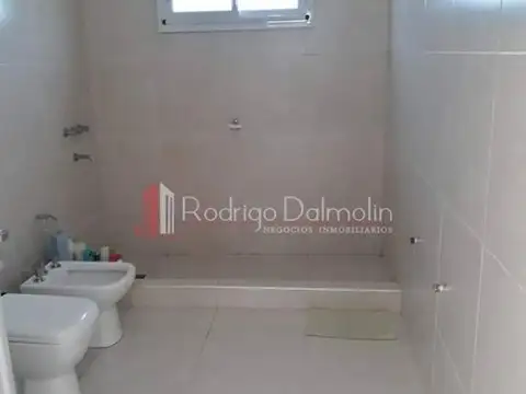 VENDO. Casa en Av. Independencia al 300. Concordia, ER.-