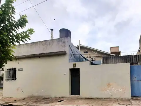 Casa 4 ambientes con 1 baño