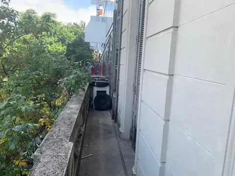 Casa Estilo Francés 678m² - Gran Lote Propio