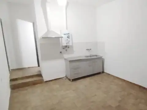 Casa 6 ambientes con 2 baños