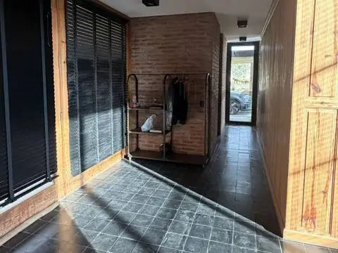Casa en alquiler anual totalmente amoblada sobre la laguna – Cantón Norte