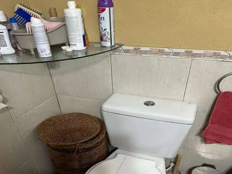 Casa en venta - 2 Dormitorios 1 Baño - 330mts2 - La Plata