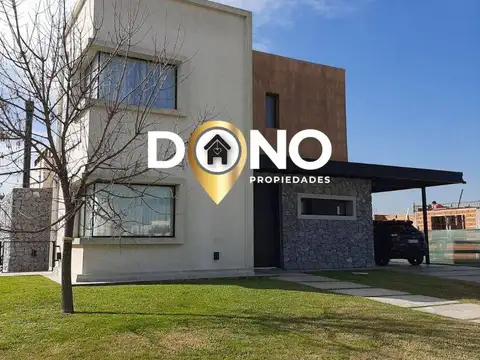 Venta casa 4 ambientes con pileta