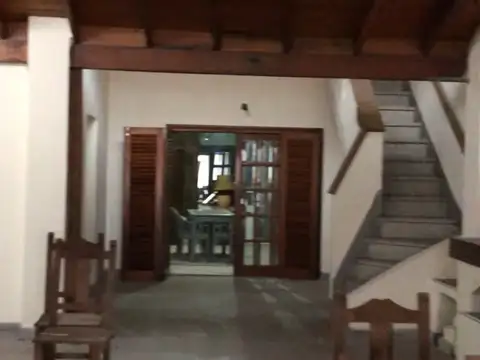 Galpon en Venta 49  mts Fondo