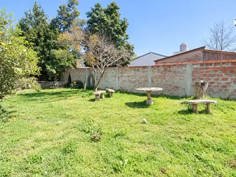 CASA EN VENTA 4 AMBIENTES EN LONGCHAMPS