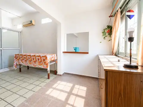 Casa 4 ambientes con 2 baños