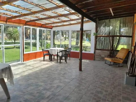 Casa 2 ambientes con 1 baño