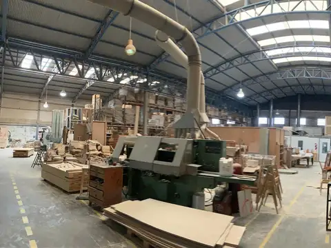 Excelente establecimiento de 1600 m2 S/2620 DE TERRENO 1000 M2 DE PLAYA