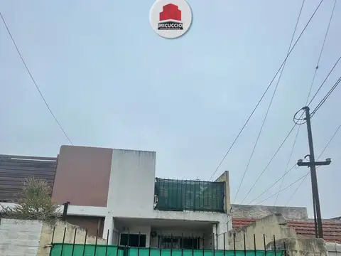 Depto Tipo Casa en Venta con 1 cocheras