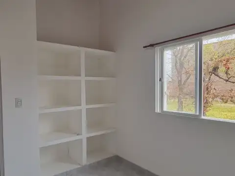Casa en Alquiler con 1 cochera