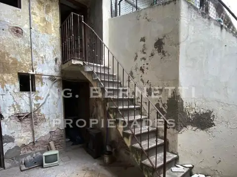 Depto Tipo Casa en Venta 80 años