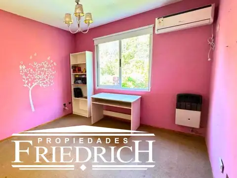 Casa en Venta con 3 cocheras