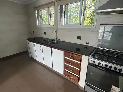Depto Tipo Casa en Alquiler en La Plata, $ 750.000