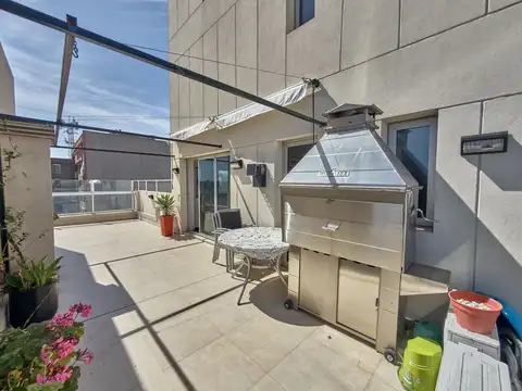 Venta Departamento Semipiso con Terraza y Cochera