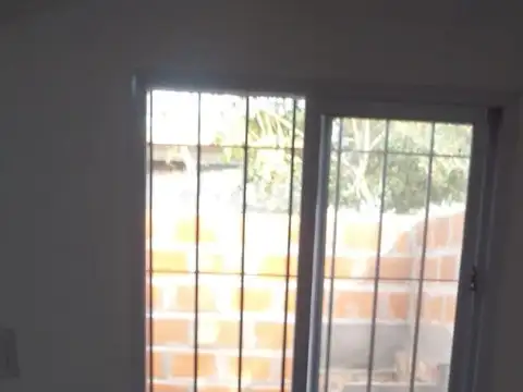 Comodo Departamento a 1 cuadra de Av. Yrigoyen