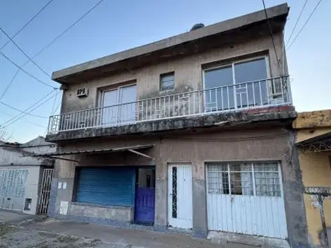 VENTA: CASA DE 3 DORMITORIOS C/ PATIO