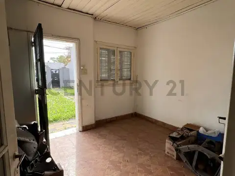 Casa Berisso a Reciclar en 12 e/ Montevideo y 168 – Lote 8,66x42,41 – 366 m²