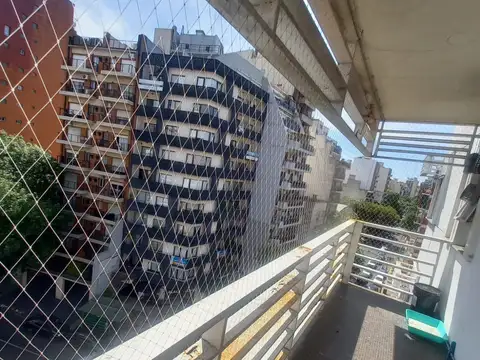 DOS AMBIENTES  CON BALCON