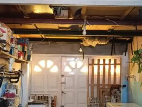 CASA TODO BAJOS CON PATIO PARA RECICLAR