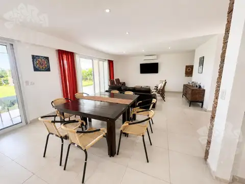 Casa en Venta en El Canton, USD 245.000