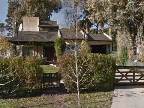 Casa en venta - 3 Dormitorios 2 Baños - 600Mts2 - Sierra de Los Padres