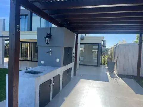 Casa en Venta en San Sebastian, USD 335.000