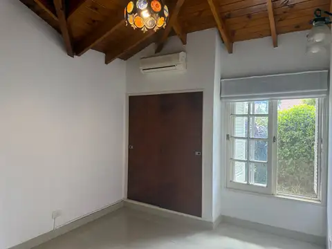 Casa en Venta con 4 cocheras