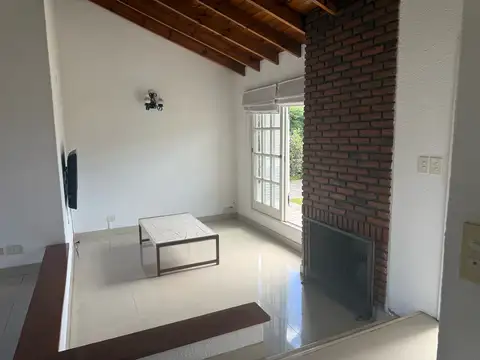 Casa en Venta con 4 cocheras